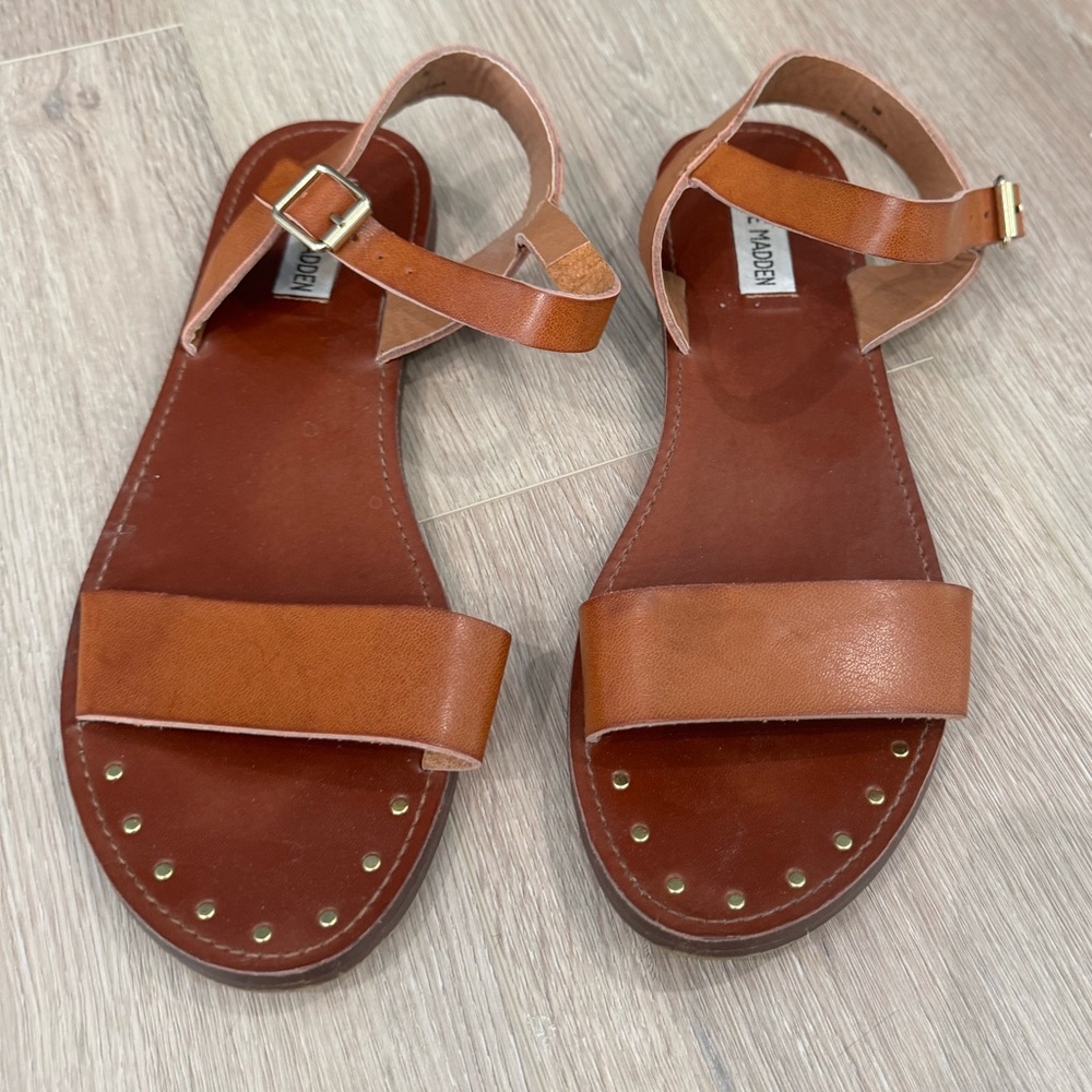 Steven Madden Rivvalls Sandals.  Size 9.